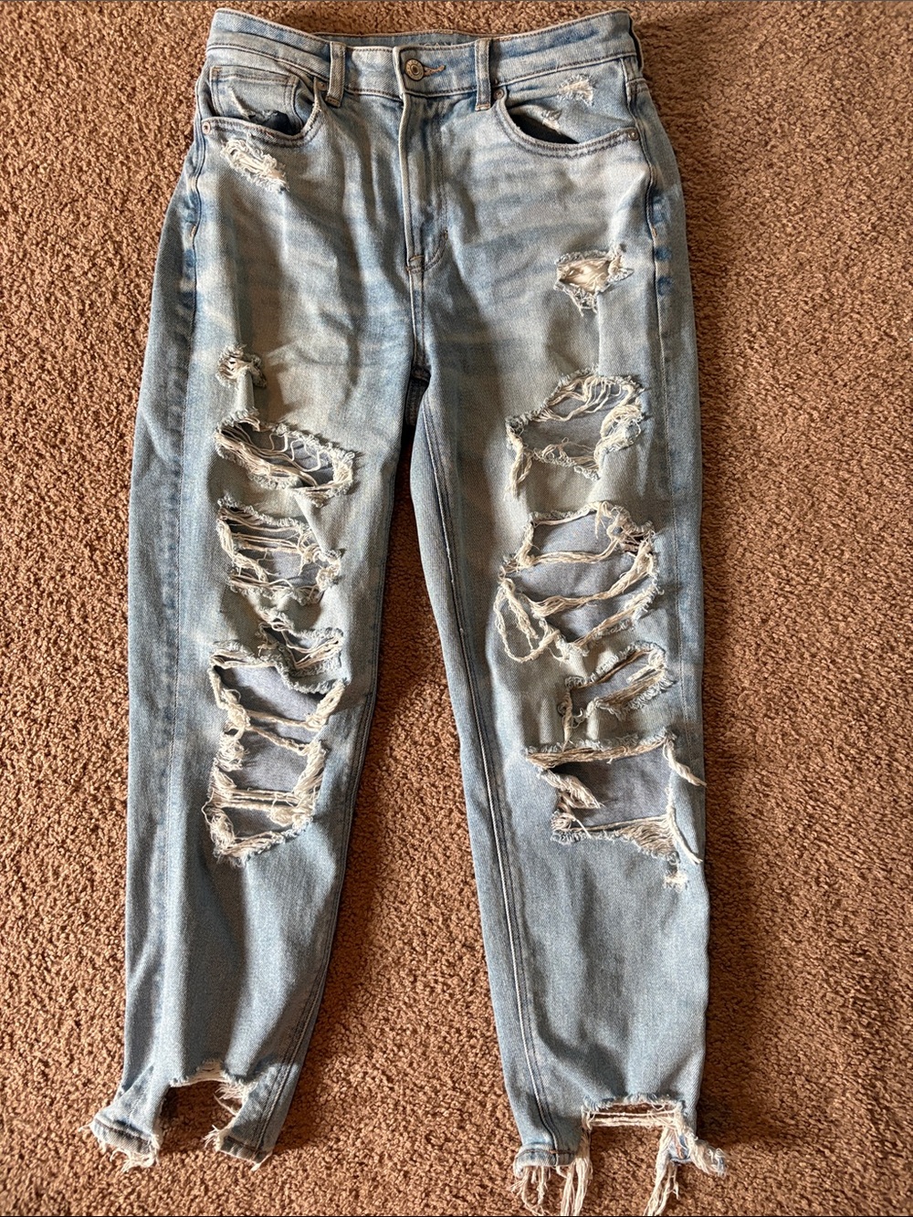 American Eagle Outfitters Light Blue Distressed Boyfriend Jeans